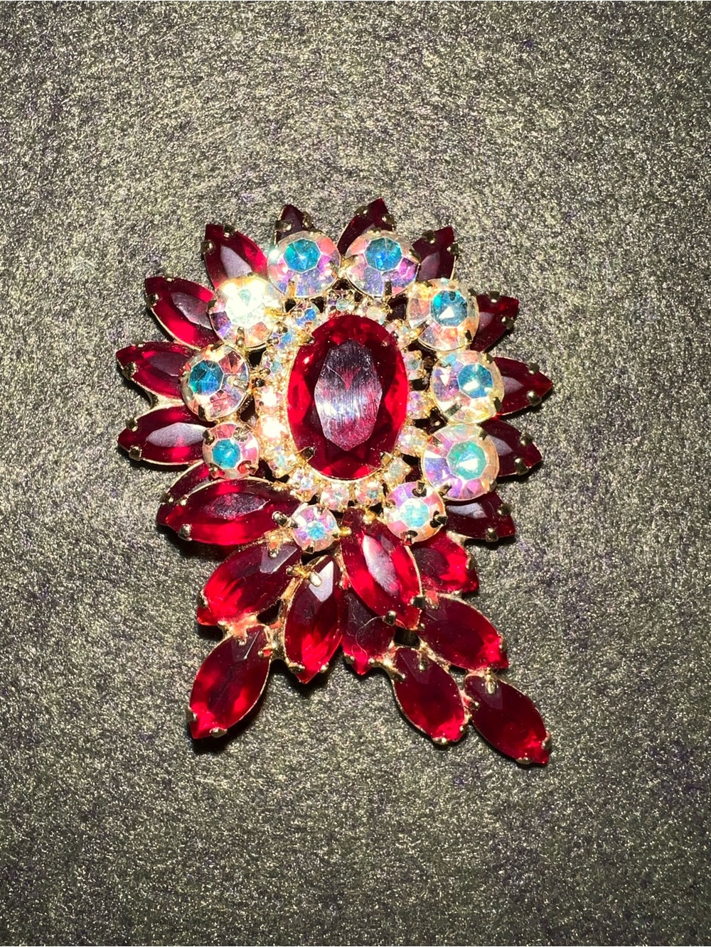 Juliana D & E DeLizza Elster Deep red brooch and earring set